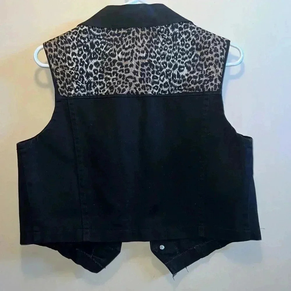 Vest - Picture 4 of 4